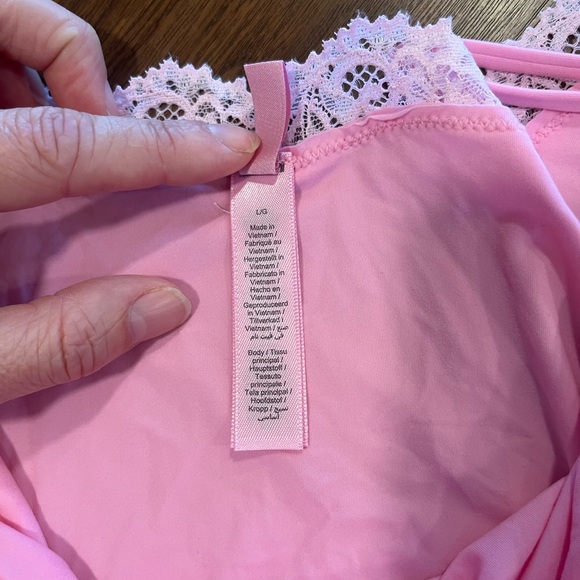 SKIMS pink lace slip dress, new without tags - Picture 3 of 3